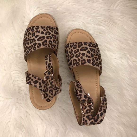 ALMOST GONE Esme Leopard Print Platform Espadrille - Picture 5 of 7